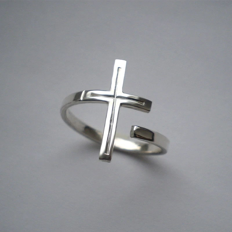 Rytý latinský křížek - prsten