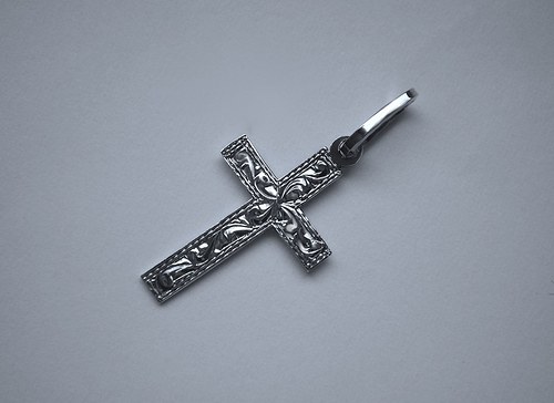 Rytý latinský kříž - přívěsek