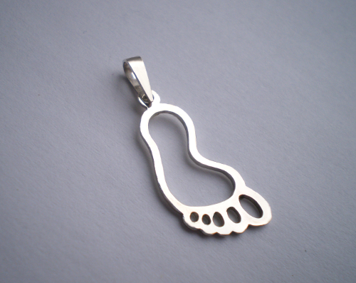 Prořezávaná nožička - přívěsek