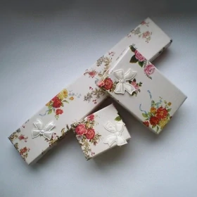 Papírové krabičky "romantik" (různé velikosti)