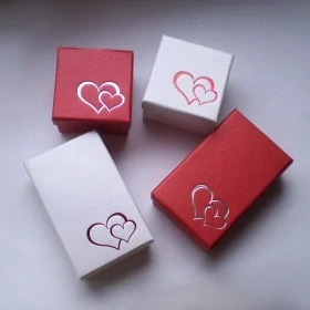 Papírové krabičky s motivem srdce
