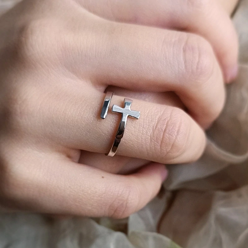 Klínový křížek - prsten