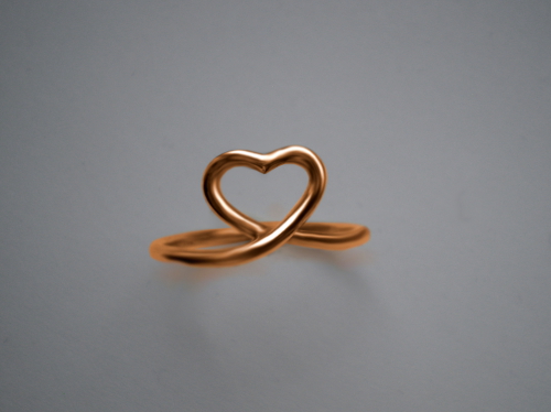 Vybočující srdíčko - prsten - žluté, červené, bílé zlato
