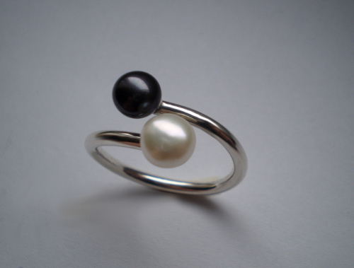 Dvě perly - prsten - černá, bílá, fialková, růžová 
