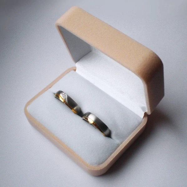 Obdelníková béžová sametka