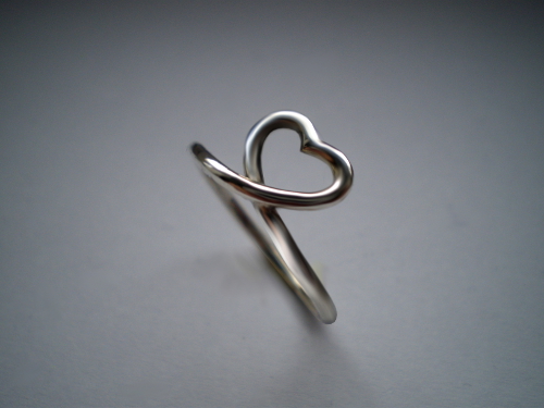 Vybočující srdíčko - prsten - žluté, červené, bílé zlato