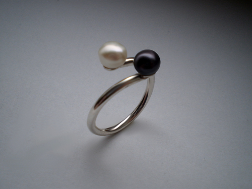 Dvě perly - prsten - černá, bílá, fialková, růžová 