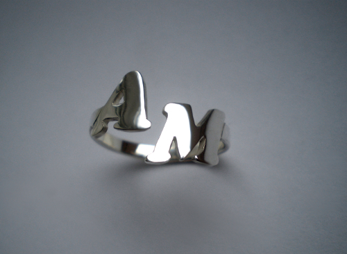 Prořezaný prsten s monogramem (na zakázku)