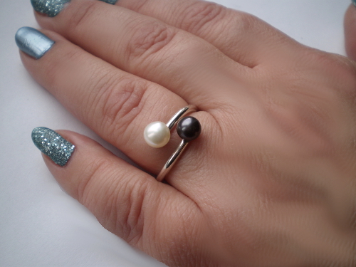 Dvě perly - prsten - černá, bílá, fialková, růžová - žluté, červené, bílé zlato