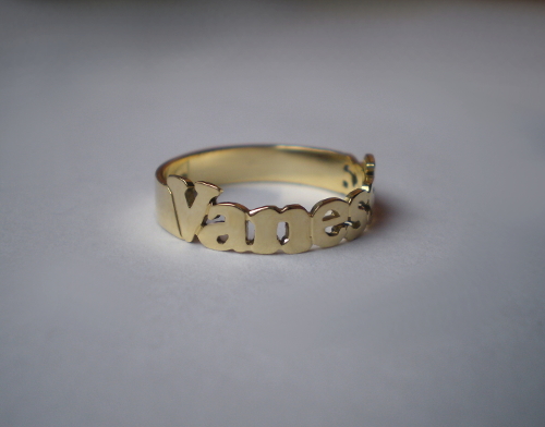 Prořezaný prsten se jménem (na zakázku s naceněním) - žluté, červené, bílé zlato